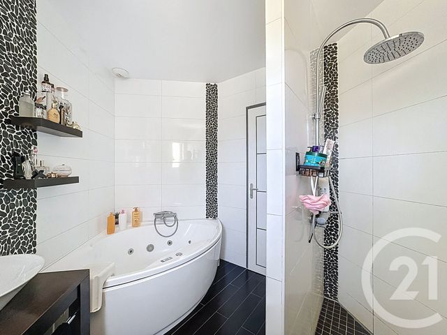 Maison &agrave; louer - 5 pi&egrave;ces - 140 m2 - Mios - 33 - AQUITAINE