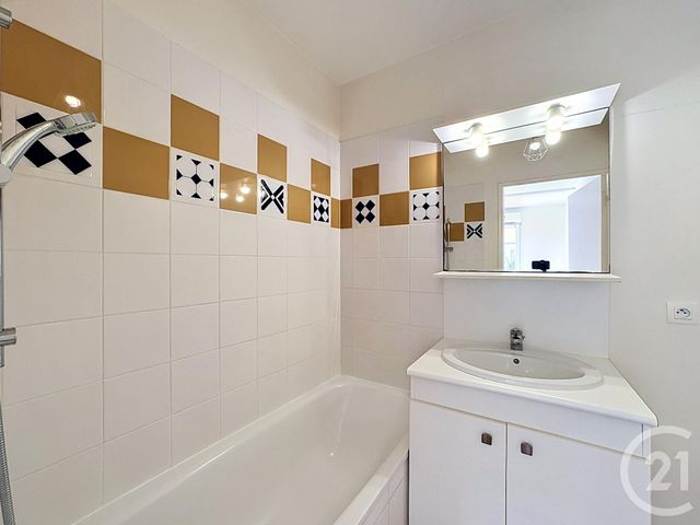 Appartement F2 &agrave; louer - 2 pi&egrave;ces - 42,02 m2 - Gujan Mestras - 33 - AQUITAINE