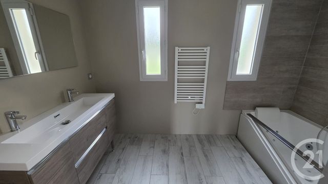 Maison &agrave; louer - 5 pi&egrave;ces - 115,29 m2 - Lapouyade - 33 - AQUITAINE