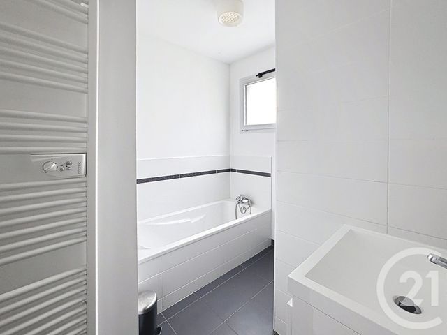 Maison &agrave; louer - 4 pi&egrave;ces - 102,24 m2 - Gujan Mestras - 33 - AQUITAINE