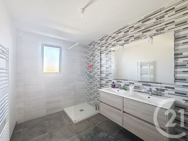 Maison &agrave; louer - 4 pi&egrave;ces - 102,16 m2 - Gujan Mestras - 33 - AQUITAINE