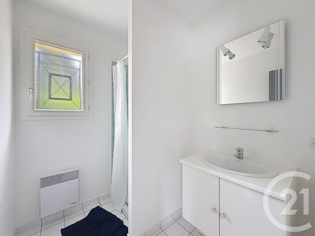 Maison &agrave; louer - 4 pi&egrave;ces - 132,10 m2 - Belin Beliet - 33 - AQUITAINE