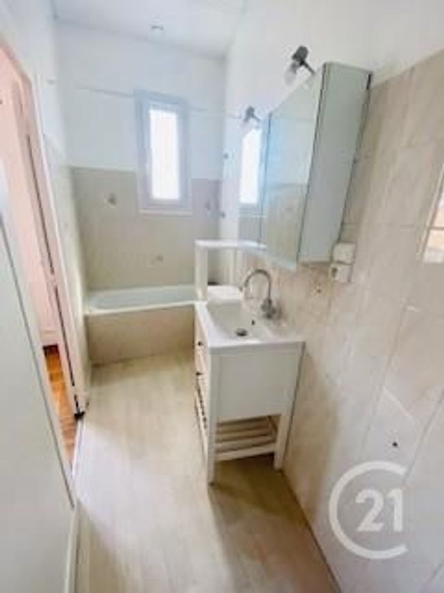 Maison &agrave; louer - 3 pi&egrave;ces - 83 m2 - Biganos - 33 - AQUITAINE