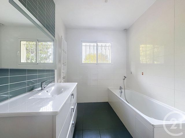 Maison &agrave; louer - 6 pi&egrave;ces - 132,94 m2 - Biganos - 33 - AQUITAINE