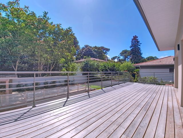 Afficher la photo en grand Maison à vendre - 8 pièces - 273 m2 - Arcachon - 33 - AQUITAINE