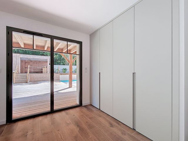 Afficher la photo en grand Maison à vendre - 8 pièces - 273 m2 - Arcachon - 33 - AQUITAINE
