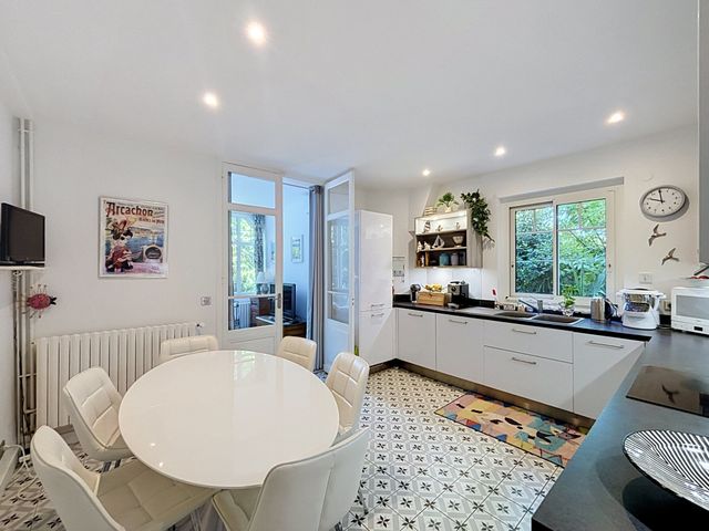 Appartement F4 &agrave; vendre - 5 pi&egrave;ces - 131,81 m2 - Arcachon - 33 - AQUITAINE