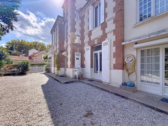 Afficher la photo en grand Maison à vendre - 8 pièces - 204 m2 - Arcachon - 33 - AQUITAINE