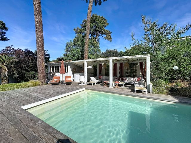 Maison &agrave; vendre - 7 pi&egrave;ces - 225,96 m2 - Arcachon - 33 - AQUITAINE