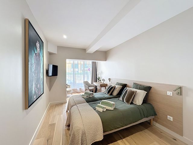 Afficher la photo en grand Maison à vendre - 5 pièces - 196 m2 - Arcachon - 33 - AQUITAINE