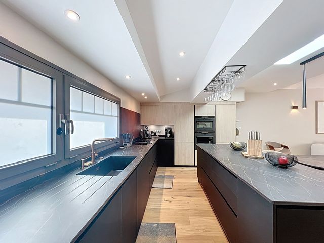 Afficher la photo en grand Maison à vendre - 5 pièces - 196 m2 - Arcachon - 33 - AQUITAINE